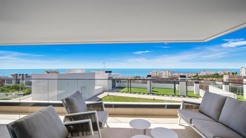 Apartment with sea view and gym photo 3