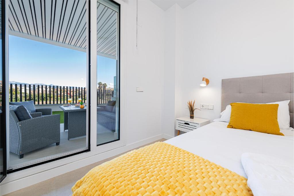WintowinRentals Exclusive Apartment with a Large Terrace in the Coastal Paradise of Torre del Mar photo 2