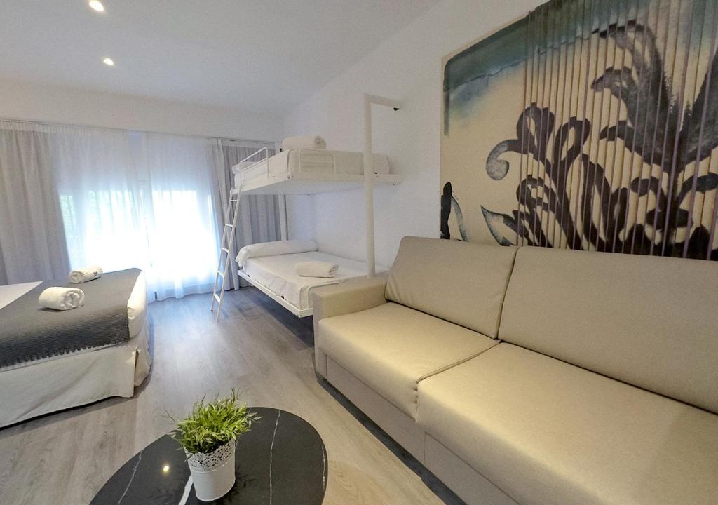 ISA Sevilla Suites photo 2