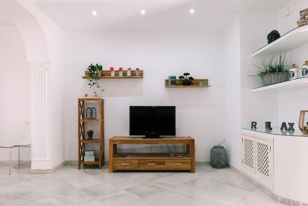 Wonderful 3 bedroom flat in the heart of Triana — photo 1
