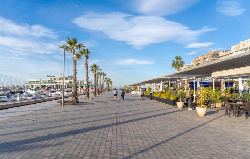 1 Bedroom Gorgeous Apartment In Santa Pola photo 2