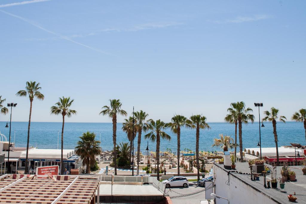 Spacious 200 sq.m. penthouse with sea view terraces — photo 1