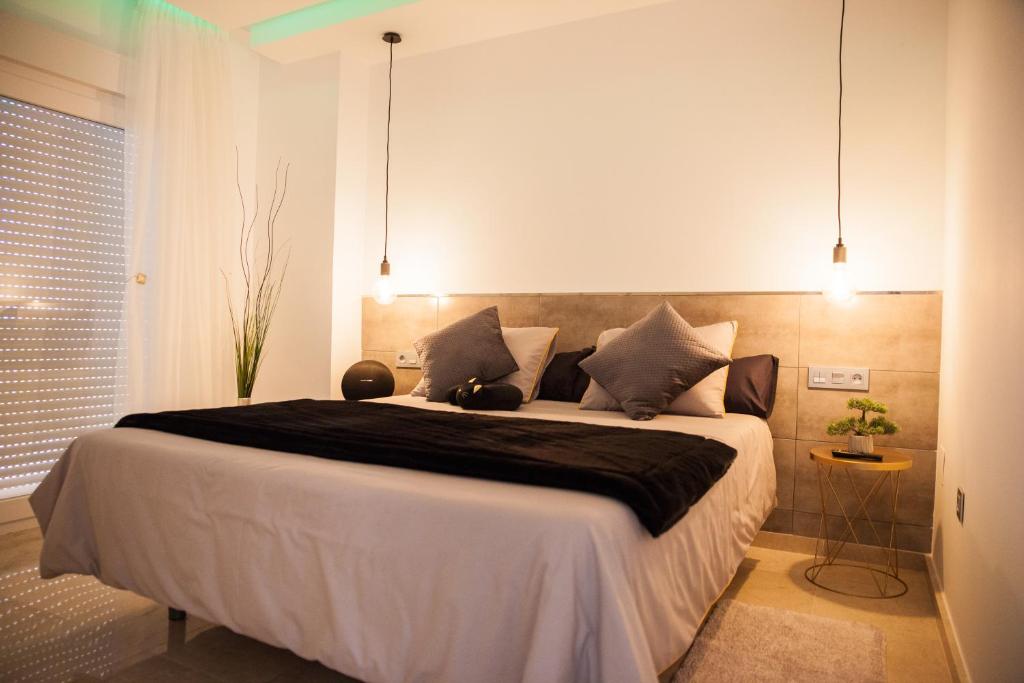Spacious 200 sq.m. penthouse with sea view terraces photo 2