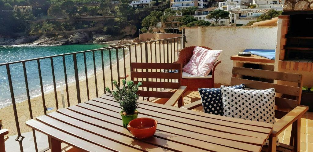 Tamariu Beach 2 · Terrace Penthouse on the Beach — photo 1