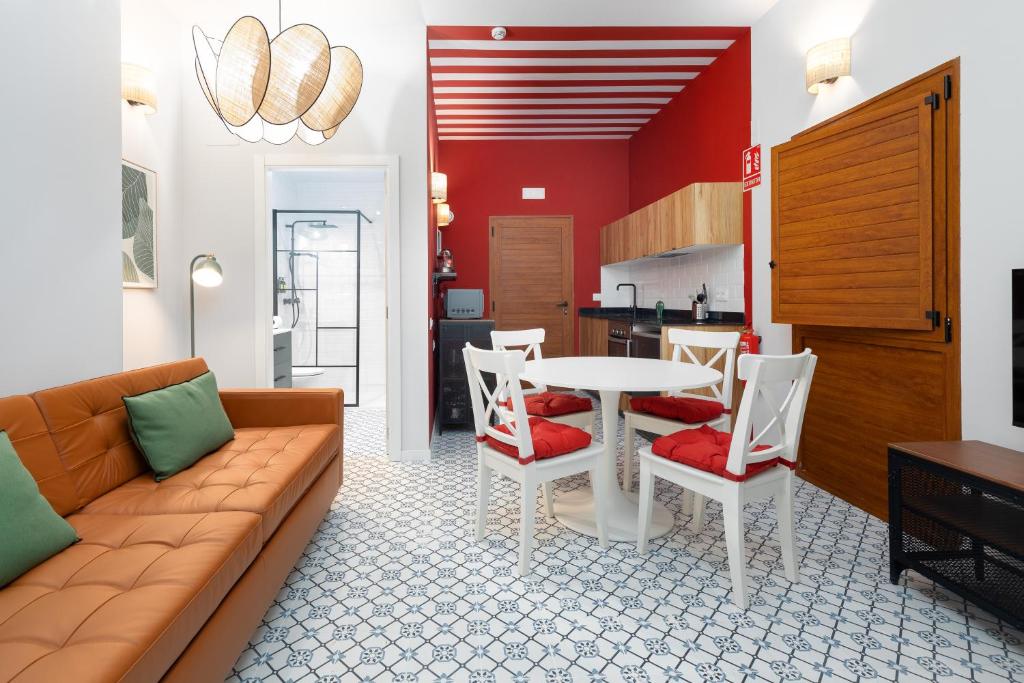 The Little Village Apartments photo 3