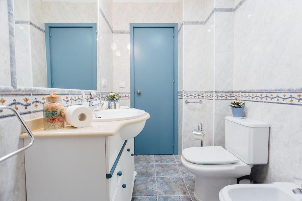 Stunning and colorful- 4Bd 2Bth- Santa Cruz photo 3