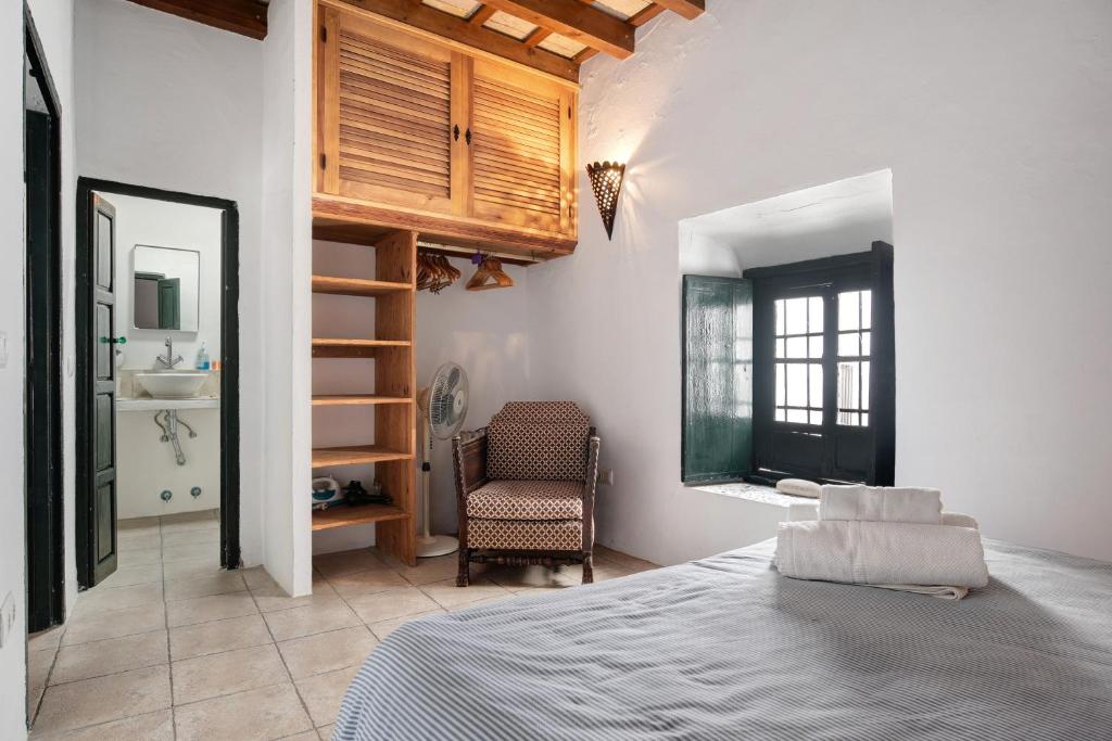 Sunny Rustic Townhouse photo 2