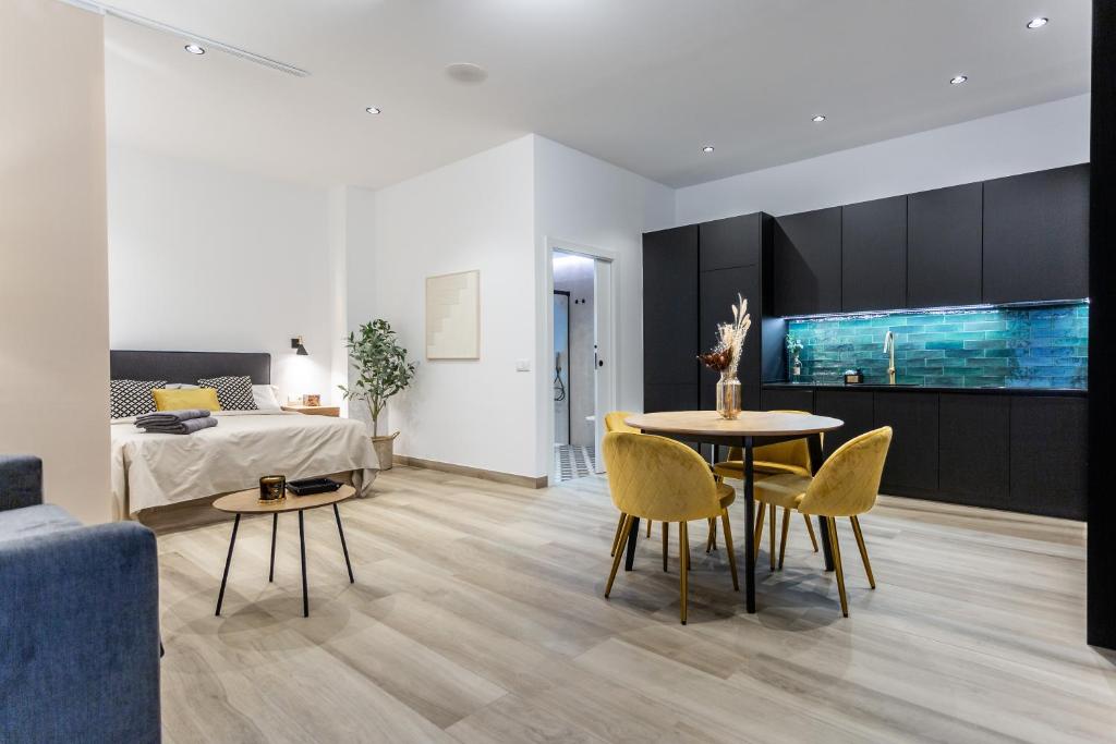 Suite Deluxe Valencia - AIORA Apartments photo 2