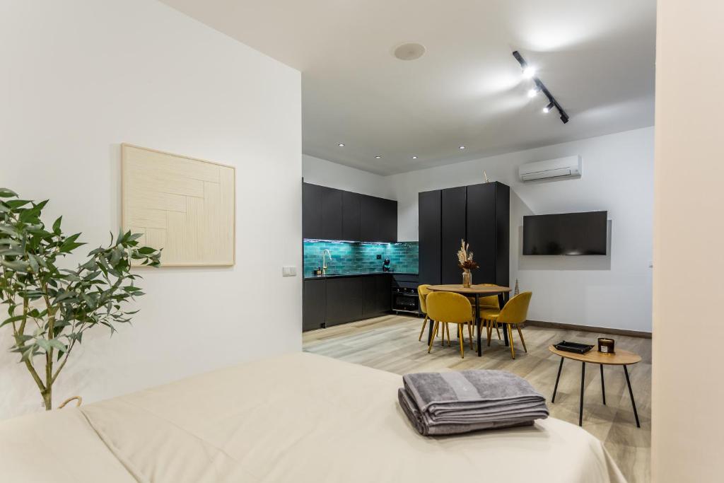 Suite Deluxe Valencia - AIORA Apartments photo 3