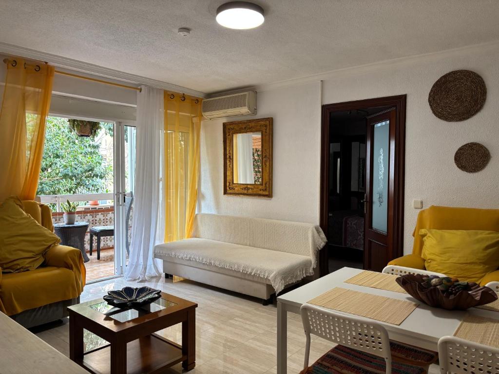 Carihuela Apartment By Torremolinos On-line photo 2