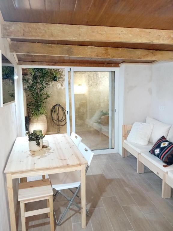 Calderona Tiny house photo 2