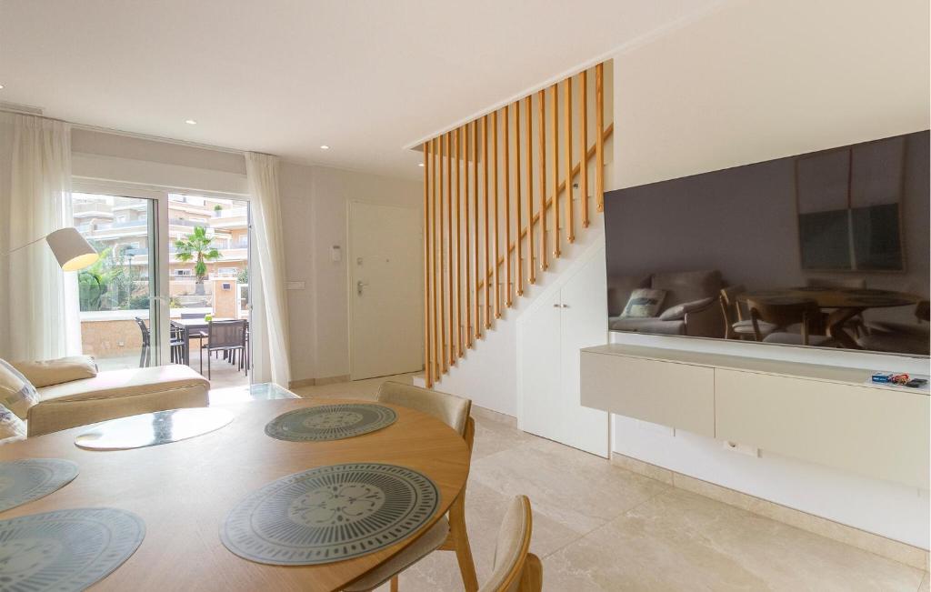Cozy Home In Torre De La Horadada photo 3