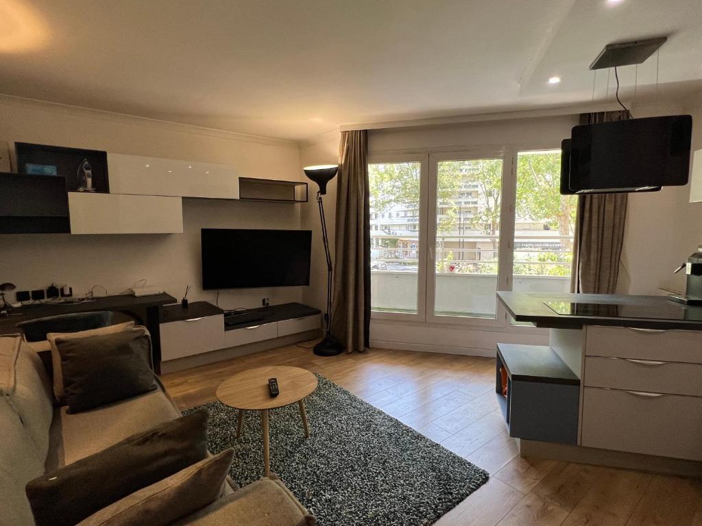 Booking.com: Hotels in Courbevoie. Book your hotel now! photo 3