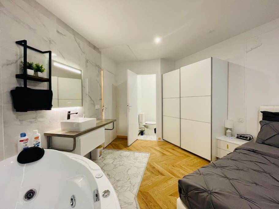 Appartement de luxe juste à côté des Champs-Élysées photo 3
