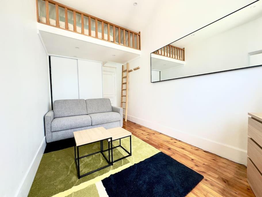 Appartement Mezzanine Cosy 4P Champs elysées — photo 1