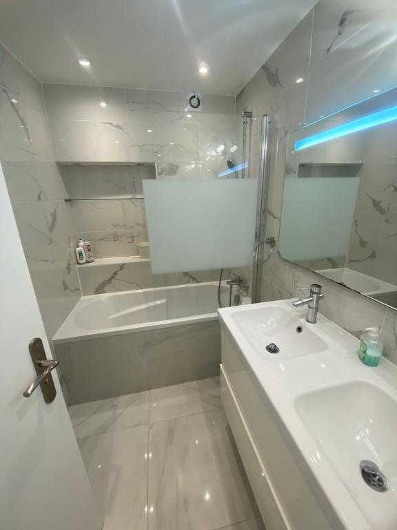 Appartement Lambrechts Courbevoie photo 3