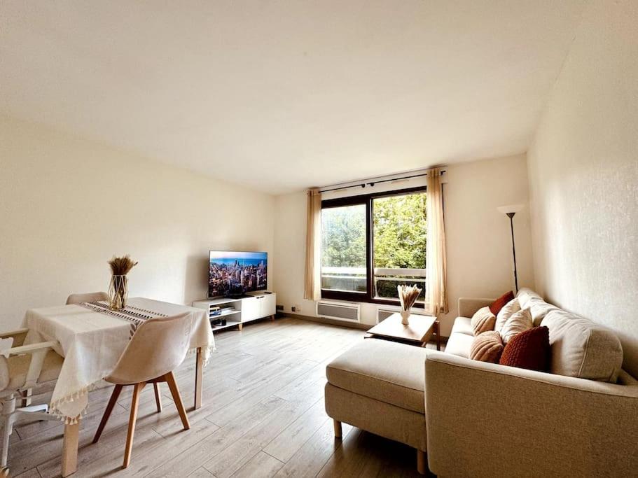 Booking.com: Hotels in Vanves. Book your hotel now! — photo 1