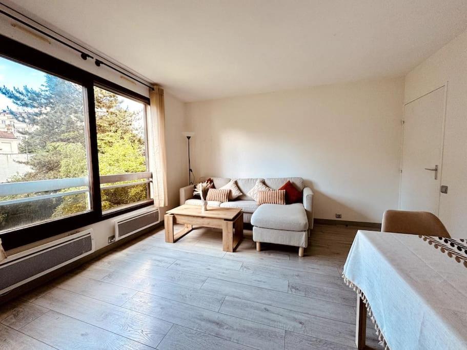 Booking.com: Hotels in Vanves. Book your hotel now! photo 2