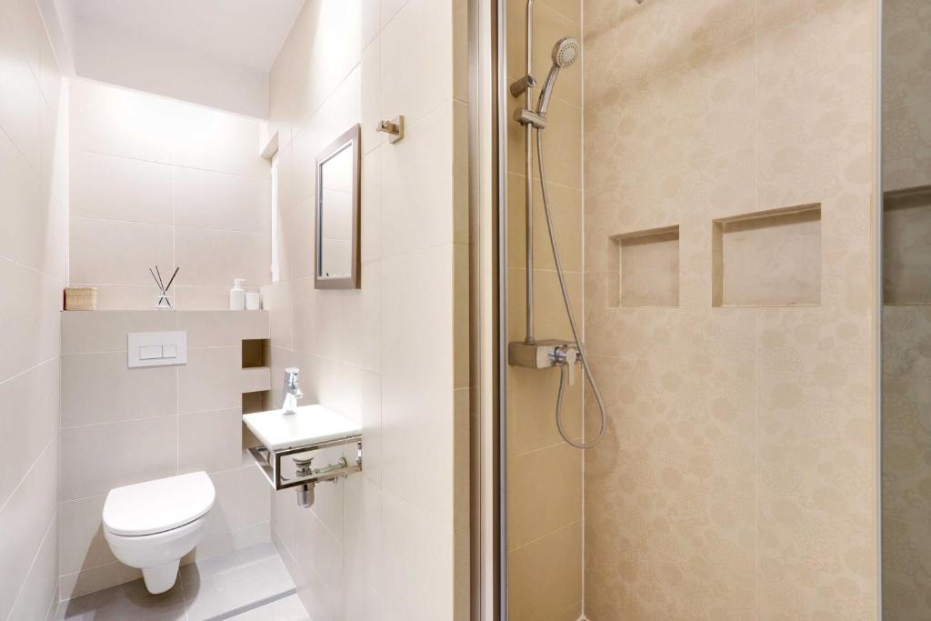 Amazing appartement 2BR 6P Champs Elysées photo 3