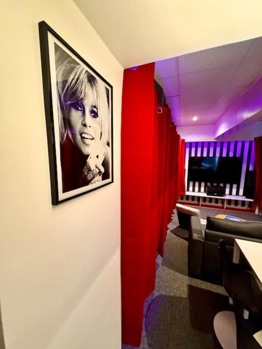 Expérience cinéma immersif dans appartement près de Montmartre — photo 1