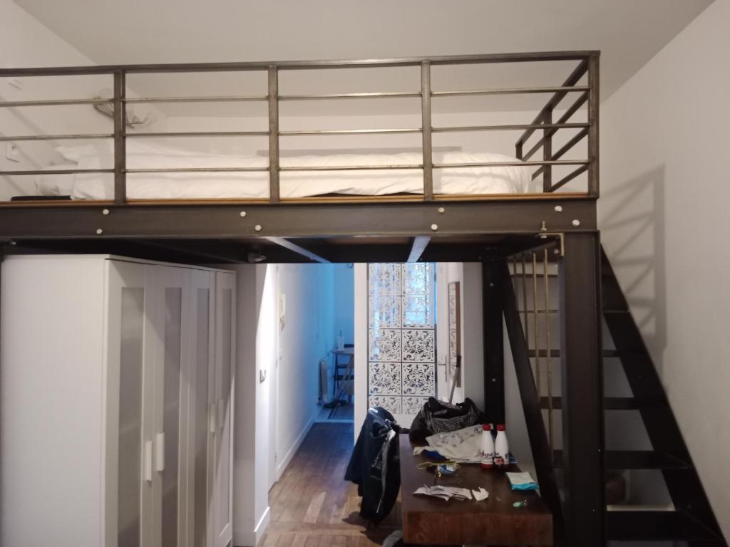 O 27 A 3 min du Palais de L'Élysée photo 2