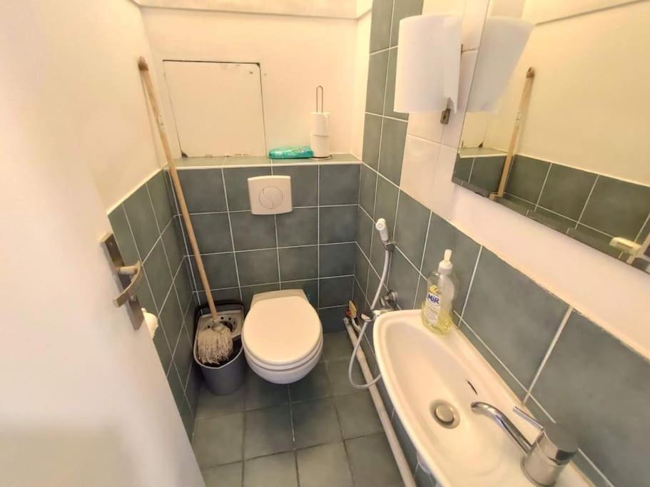 4 min walk to metro photo 3