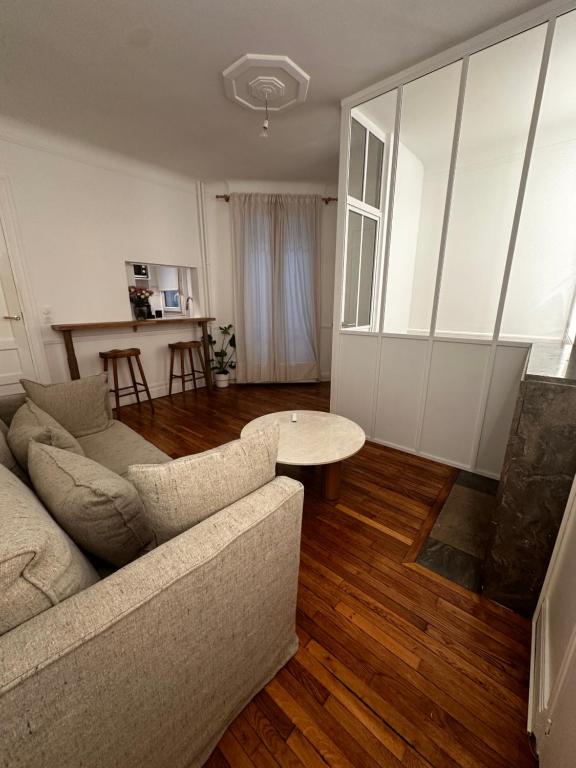 Cozy apartment -Notre Dame de Paris and Saint Michel photo 2