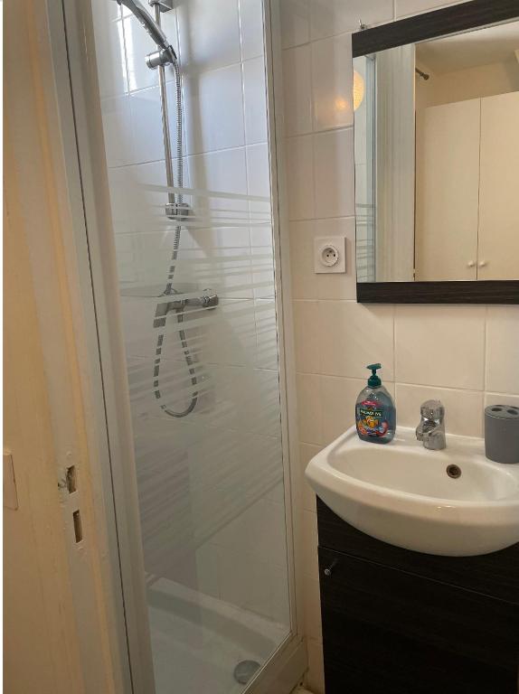 Booking.com: Hotels in Levallois-Perret. Book your hotel now! photo 3