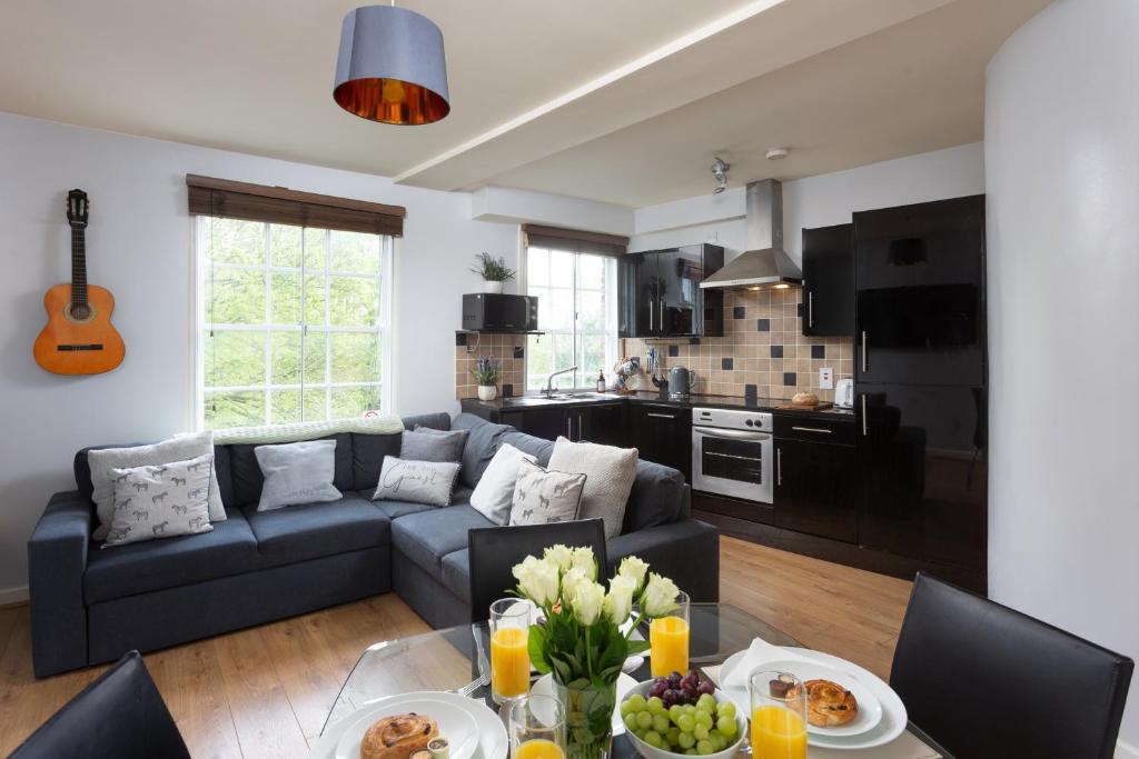 Bootham Court Grade II duplex apartment with free parking & Wi-Fi - sleeps 2-6 people photo 2