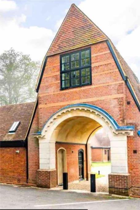 Booking.com: Hotels in Soulbury. Book your hotel now! photo 2