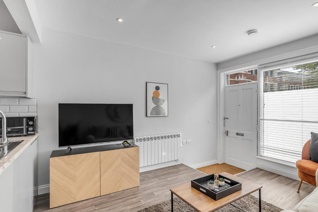 Surrey Street Duplex photo 3