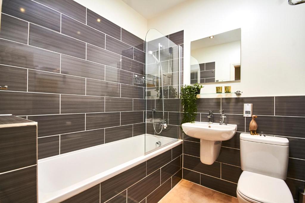 Magical York City Retreat - Sleeps 6 photo 3