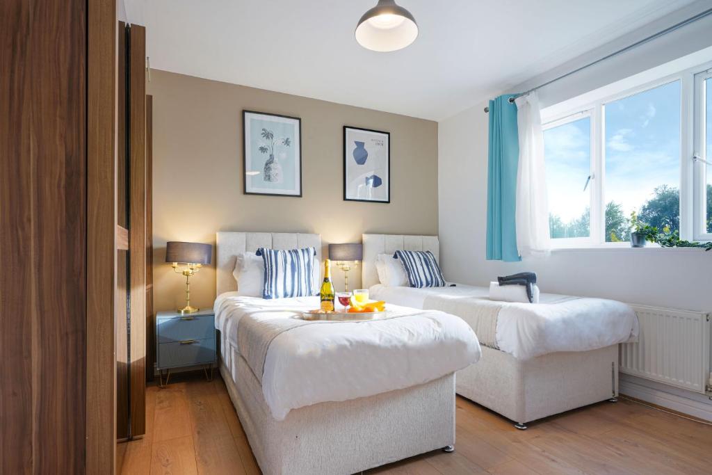 Booking.com: Hotels in Milton Keynes. Book your hotel now! — photo 1