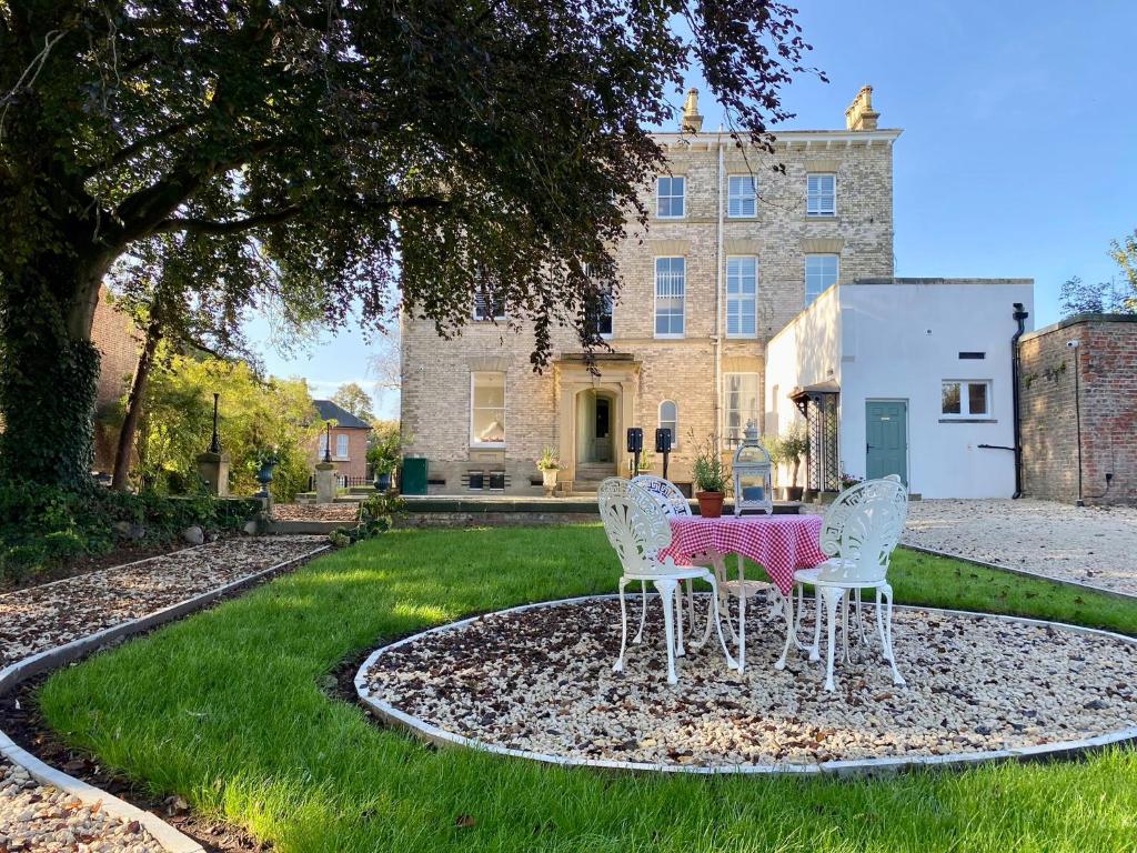 Railway House York — photo 1