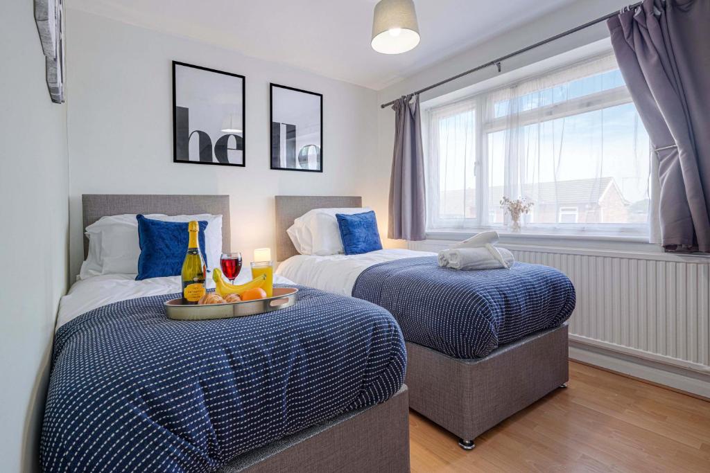 Booking.com: Hotels in Milton Keynes. Book your hotel now! — photo 1