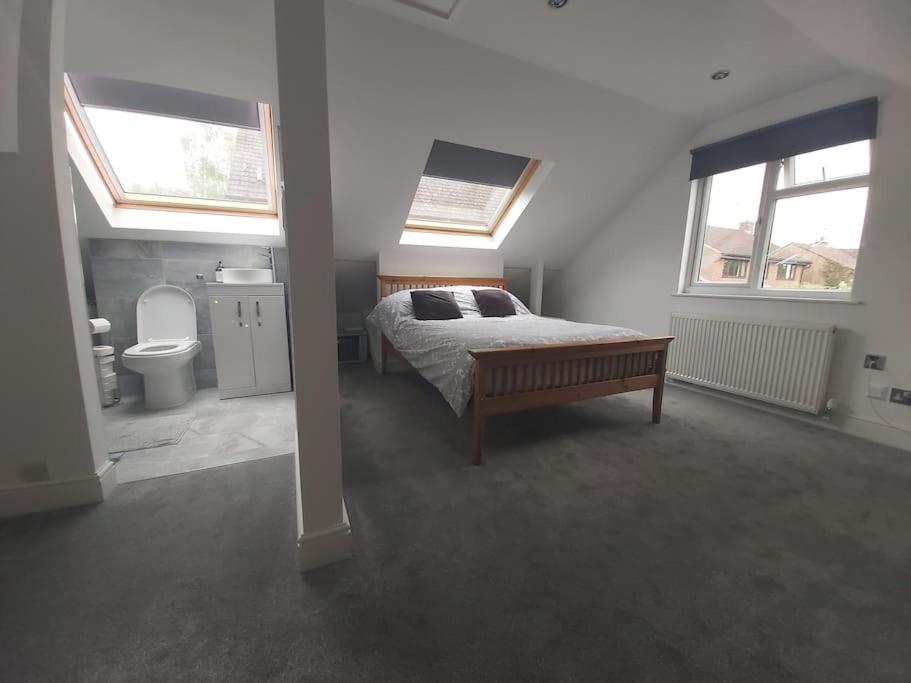 Booking.com: Hotels in Stony Stratford. Book your hotel now! photo 2