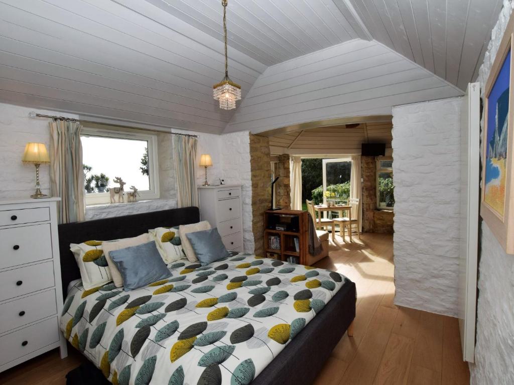 1 Bed in Swanage oc-ic131 photo 2