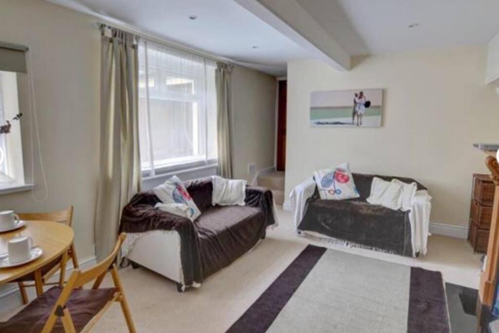 Taffs Well Cottage photo 2