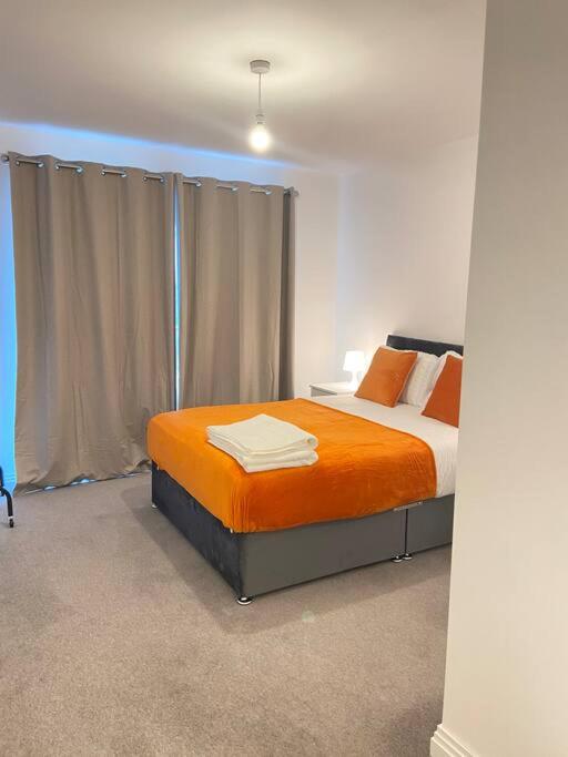 Luxurious and Spacious 2 Bedroom Flat photo 2