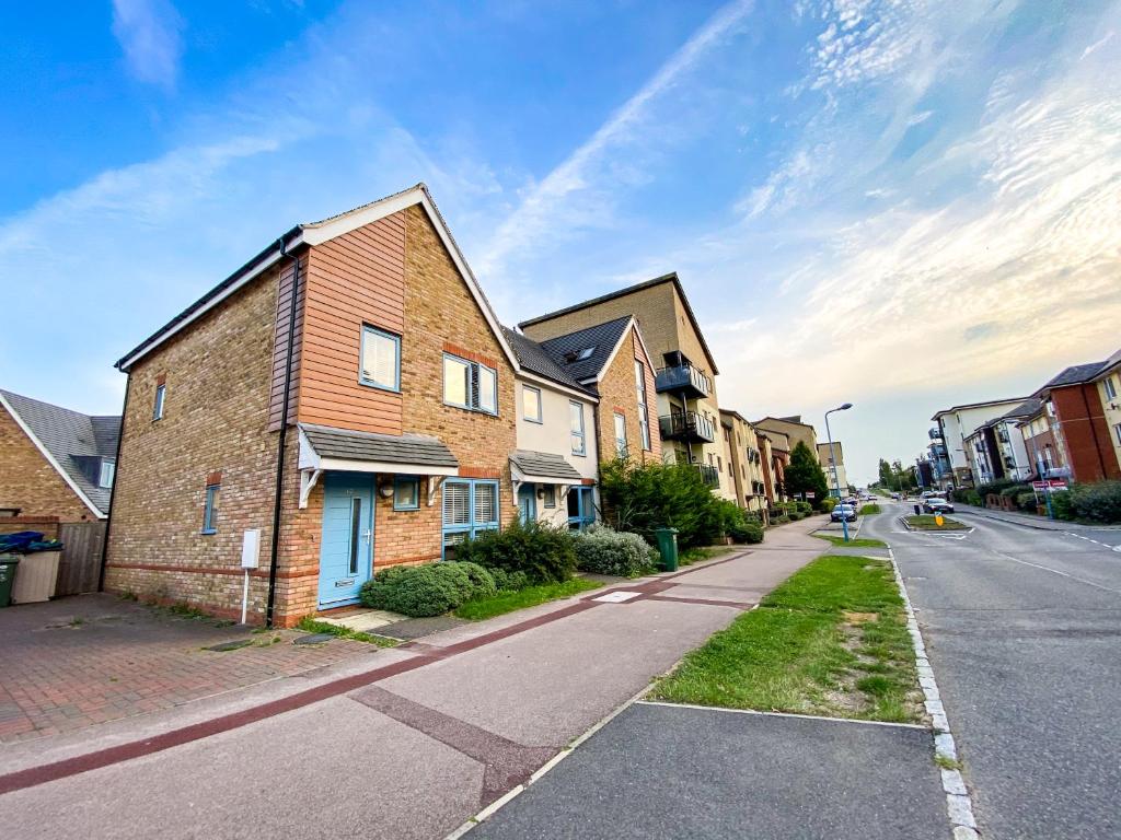 Booking.com: Hotels in Milton Keynes. Book your hotel now! — photo 1