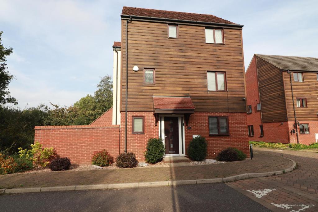 Booking.com: Hotels in Broughton. Book your hotel now! — photo 1