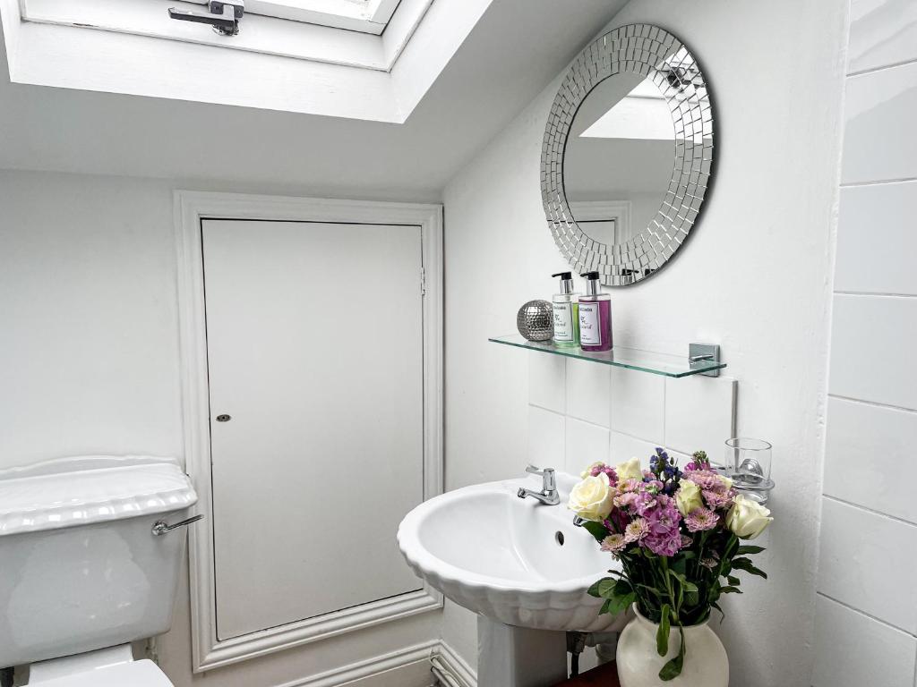 The Nook - Quaint Victorian Home With Free Parking photo 2