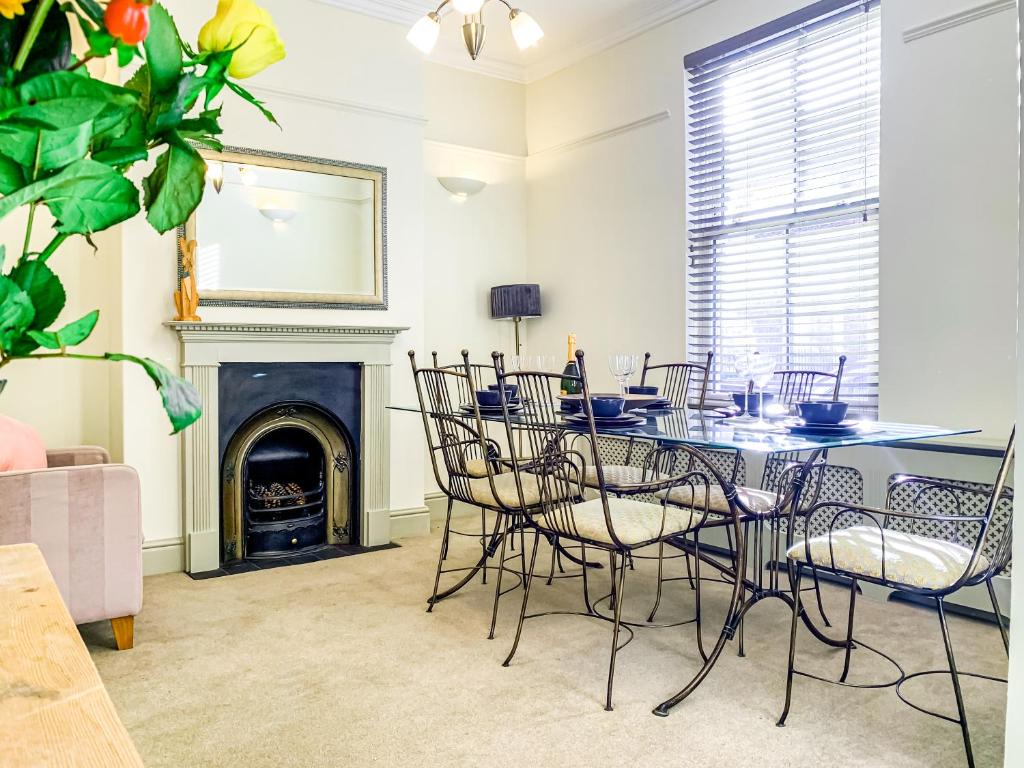 The Vines - Stunning Period Home - Free Parking - Central photo 3