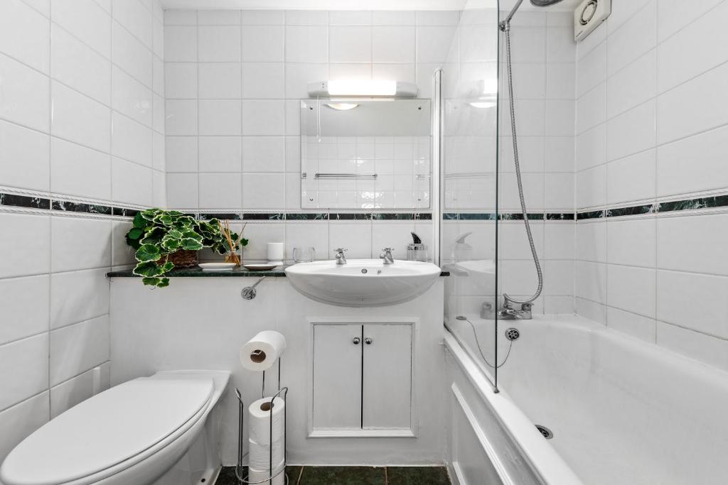 Booking.com: Hotels in London. Book your hotel now! photo 3