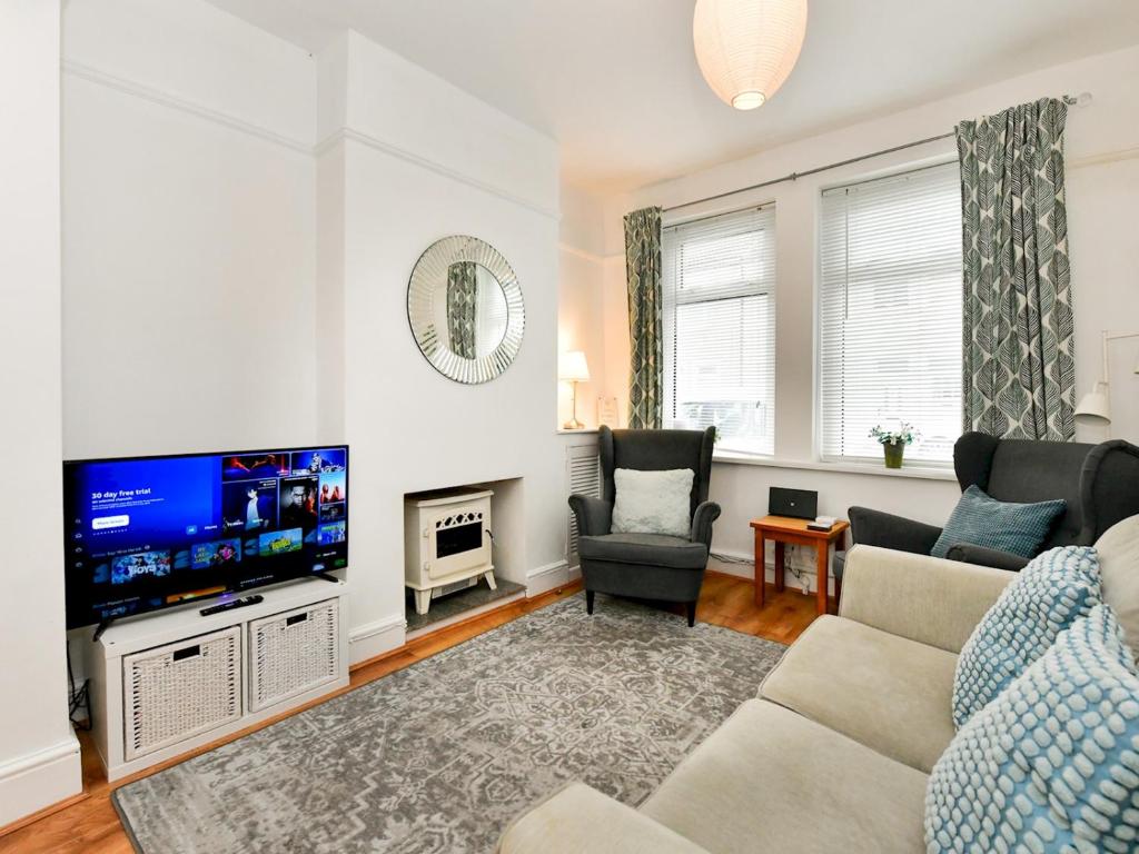 Cosy 2 bed home in Canton - Pass the Keys