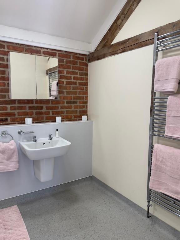 1 Bed Flat - Sleeps 2 - Pets - Parking - Wifi photo 3
