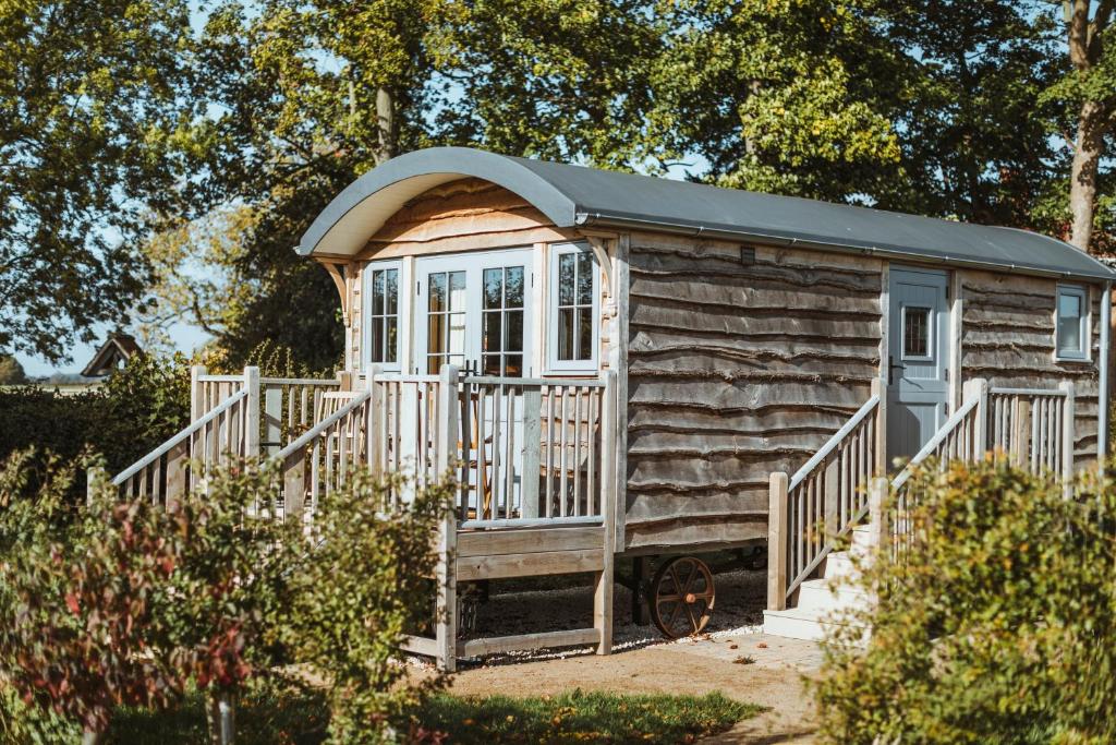 Hornington Manor Luxury Shepherd Huts — photo 1