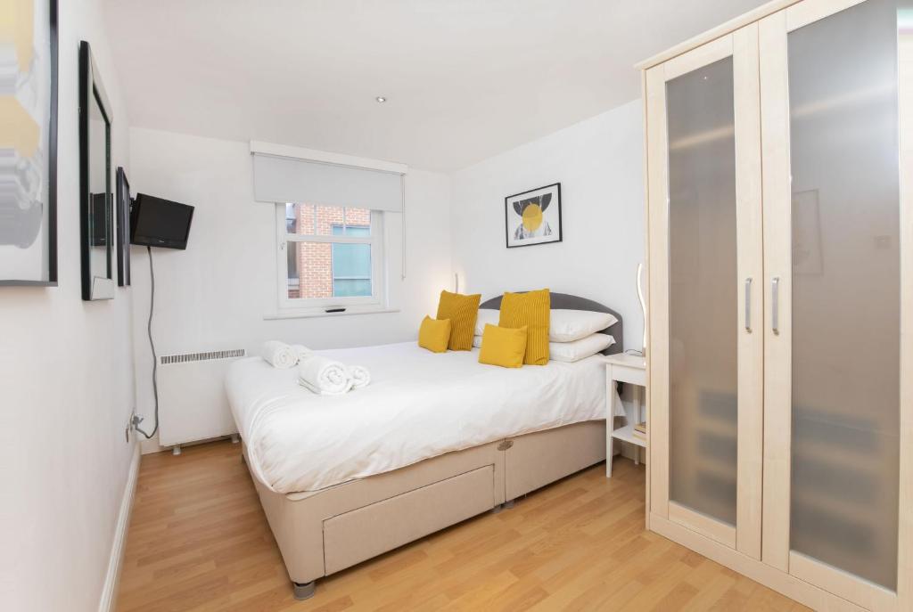 Strand House with FREE secure Parking photo 2
