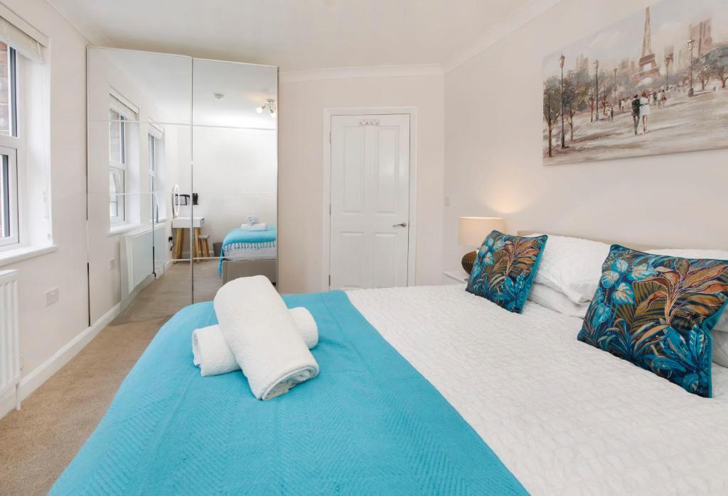 The Burton York 3 bedroom House sleeps 6 photo 2
