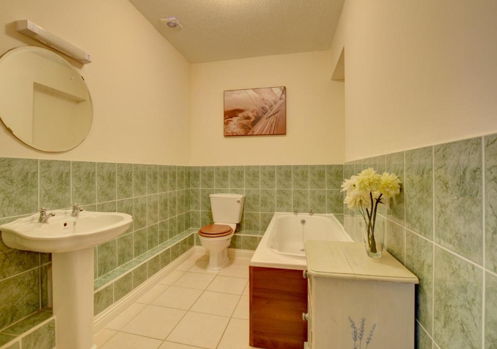 3 Bed in Woolacombe oc-1devo photo 3